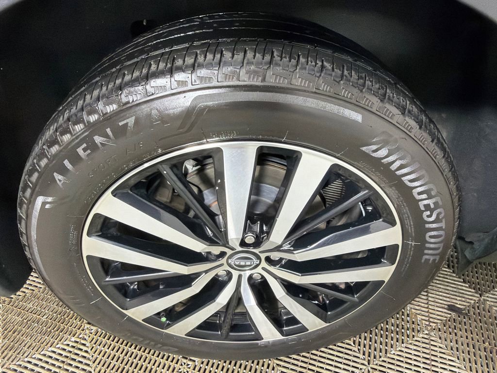 Used 2024 Nissan Pathfinder Platinum w/ Cargo Package FWD image 19