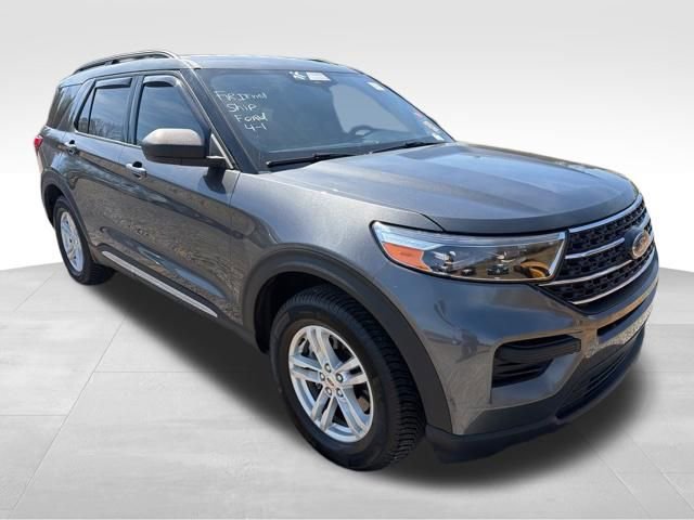Used 2020 Ford Explorer XLT w/ Comfort Package image 2
