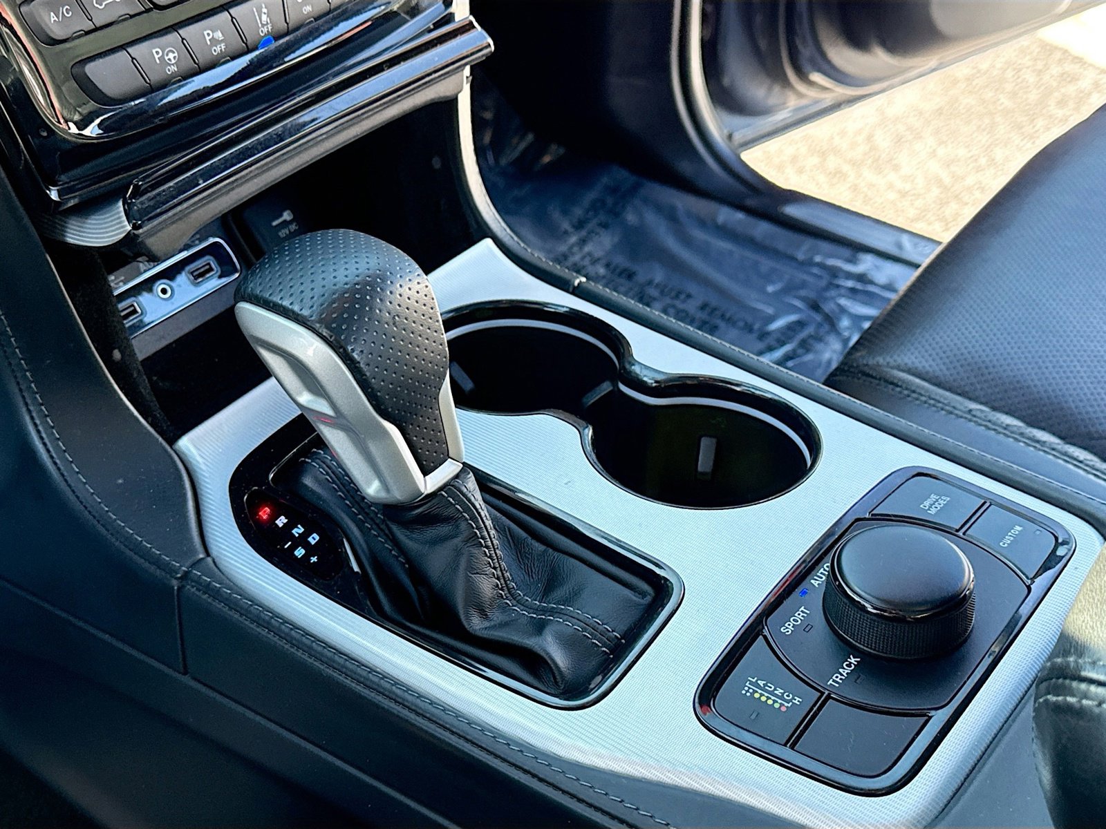 Used 2021 Jeep Grand Cherokee Trackhawk image 11