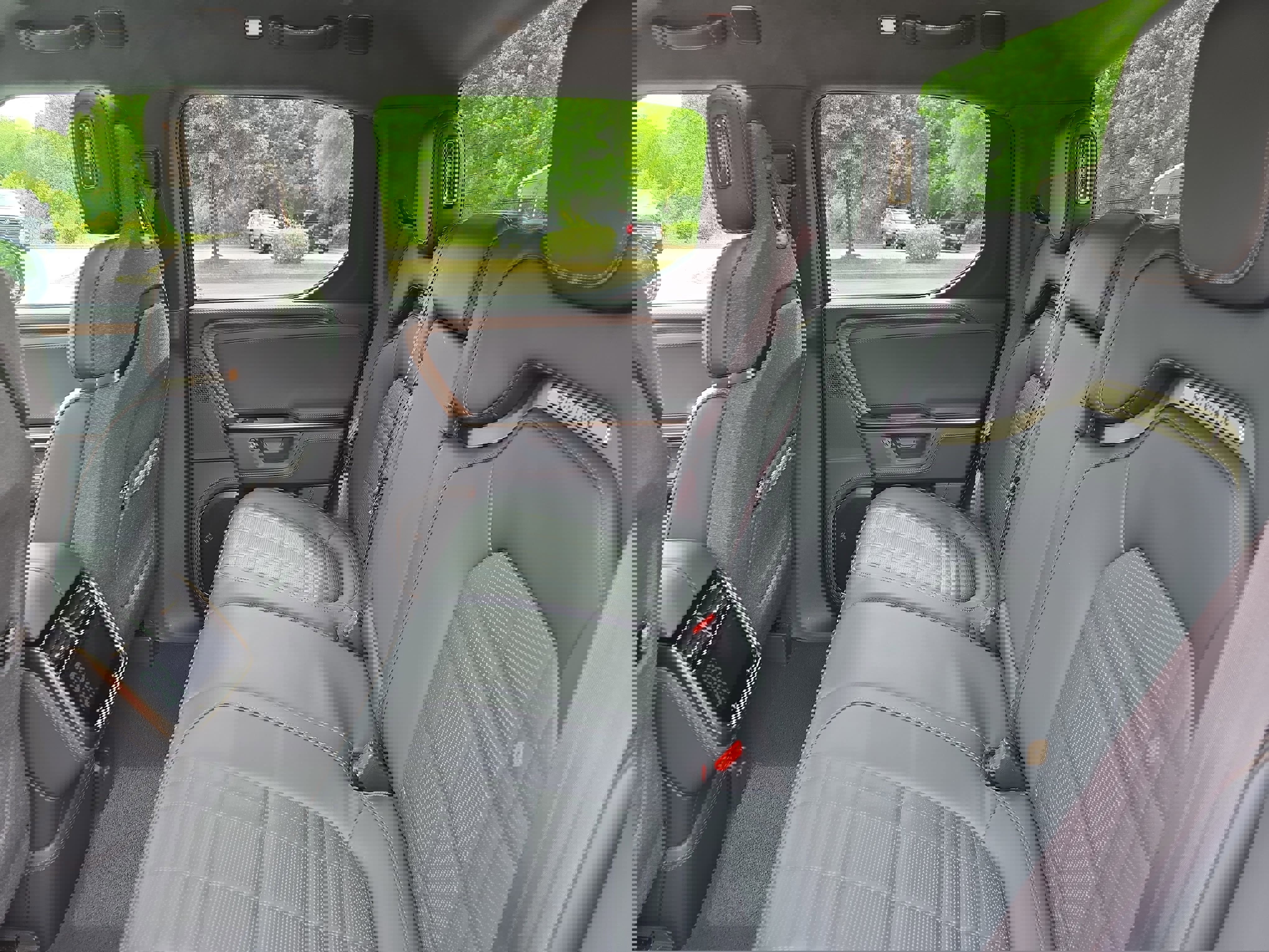 Used 2026 Rivian R1T Premium AWD/4WD image 14