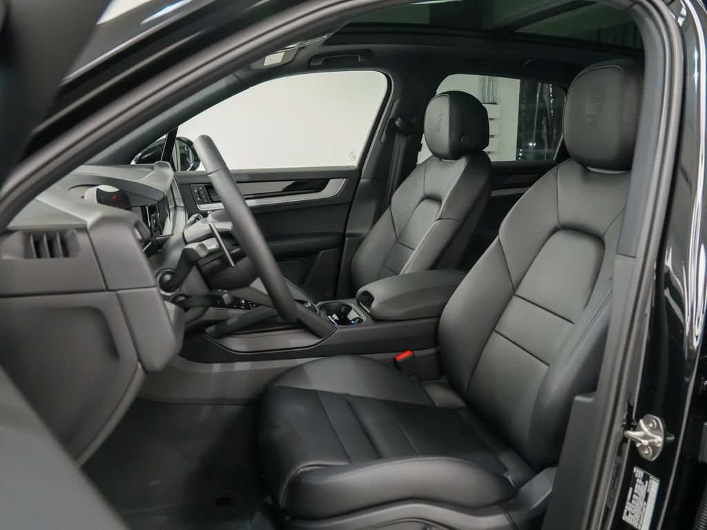 New 2026 Porsche Cayenne AWD/4WD image 5