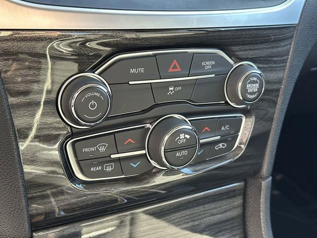 Used 2022 Chrysler 300 Touring image 36