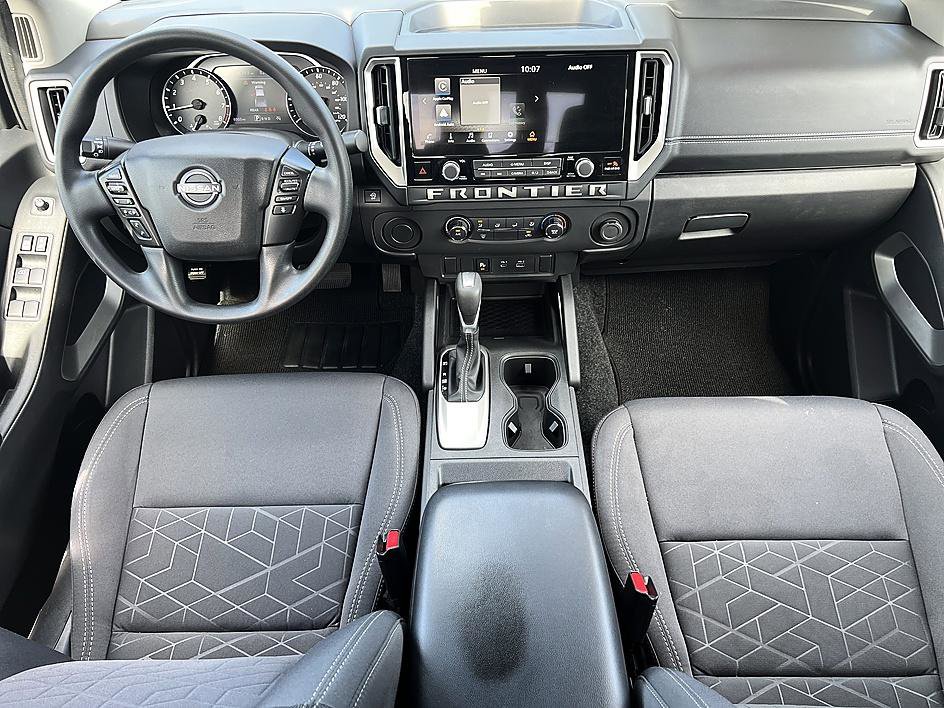 Certified 2025 Nissan Frontier SV image 18
