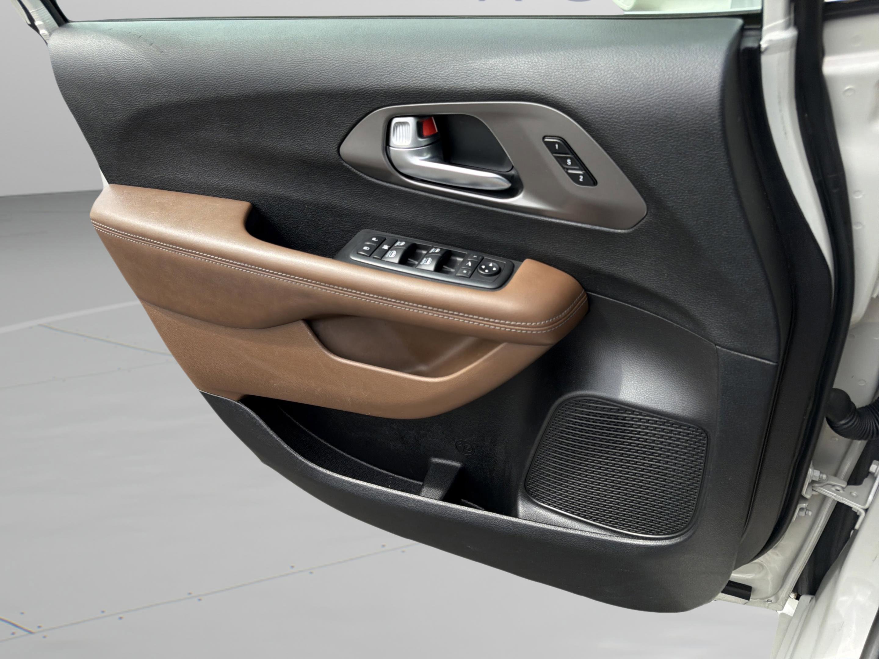 Used 2019 Chrysler Pacifica Limited FWD image 20