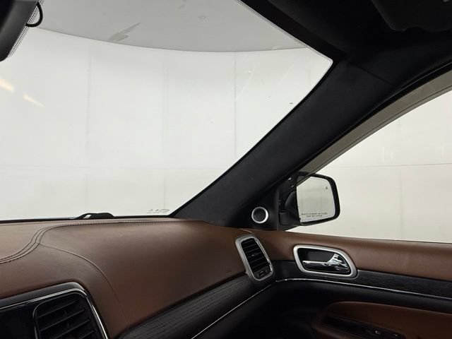 Used 2020 Jeep Grand Cherokee Summit AWD/4WD image 14