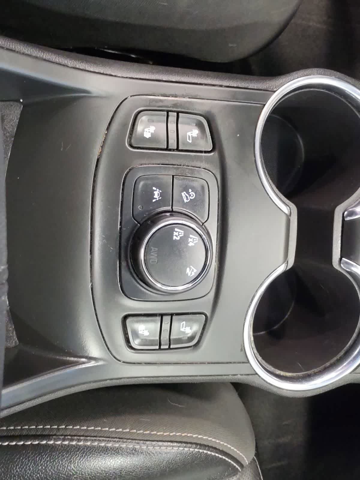 Used 2023 GMC Terrain SLT w/ Infotainment Package II AWD/4WD image 23