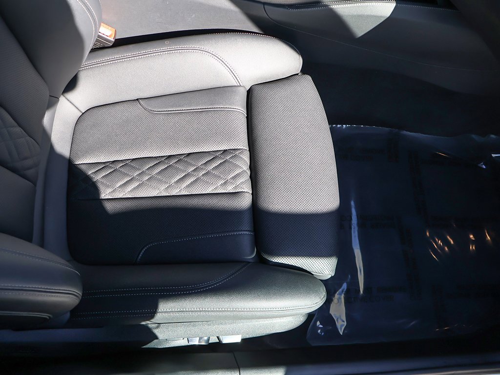 Used 2023 BMW 540i w/ M Sport Package image 34