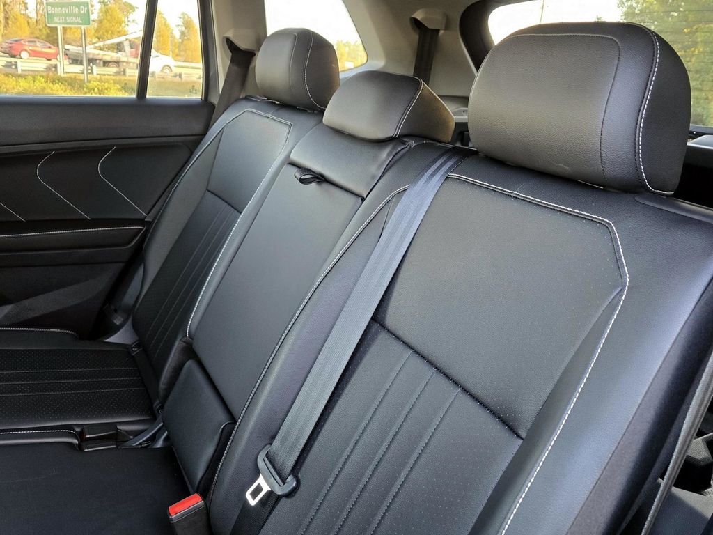 Used 2024 Volkswagen Tiguan SE image 26