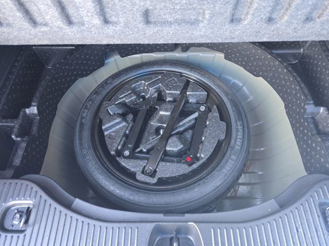 Used 2021 Chevrolet Trax LT w/ LT Convenience Package image 14