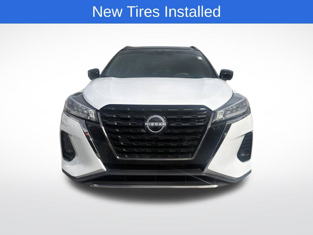 Used 2024 Nissan Kicks SR FWD image 2