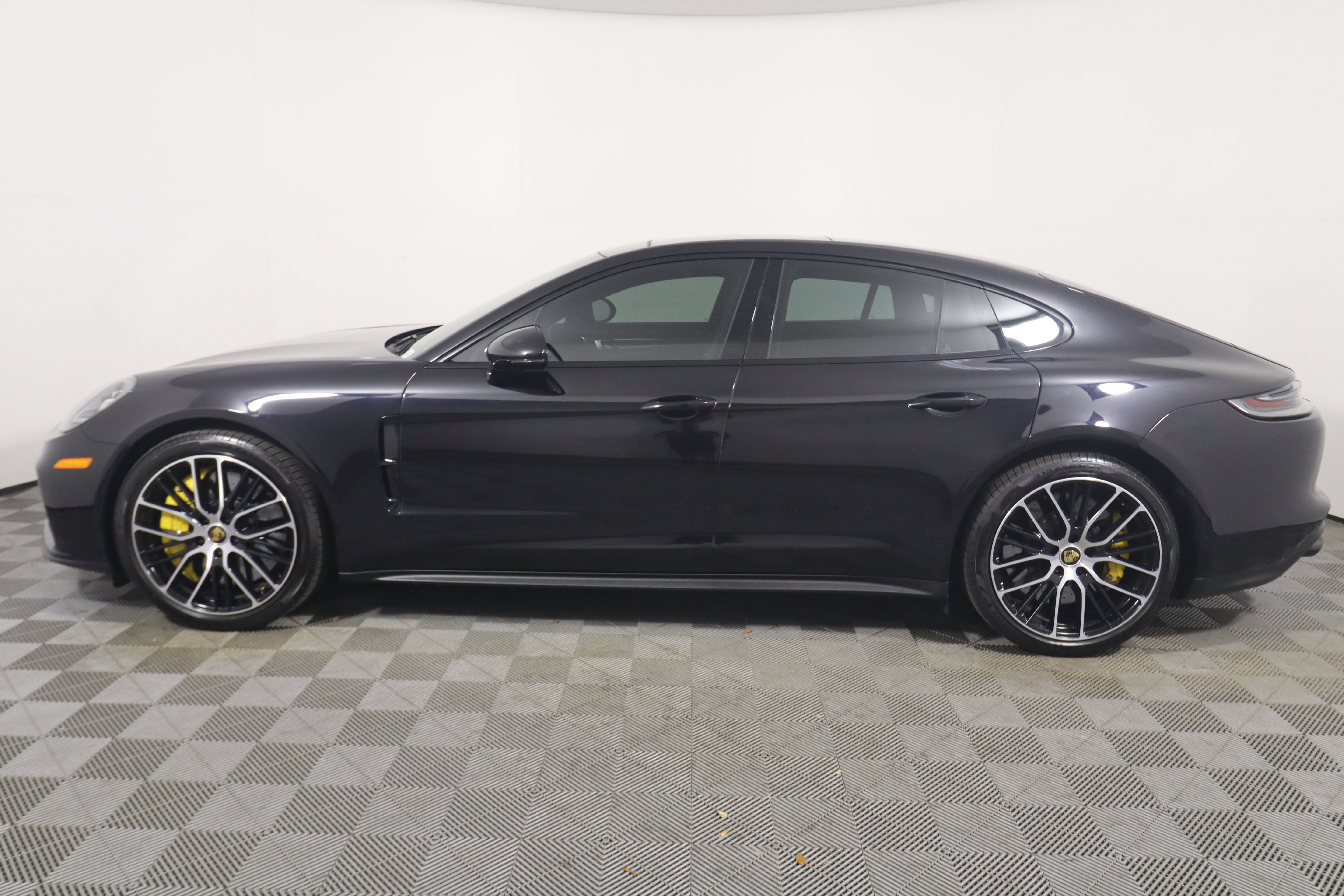 Certified 2022 Porsche Panamera Turbo S image 2