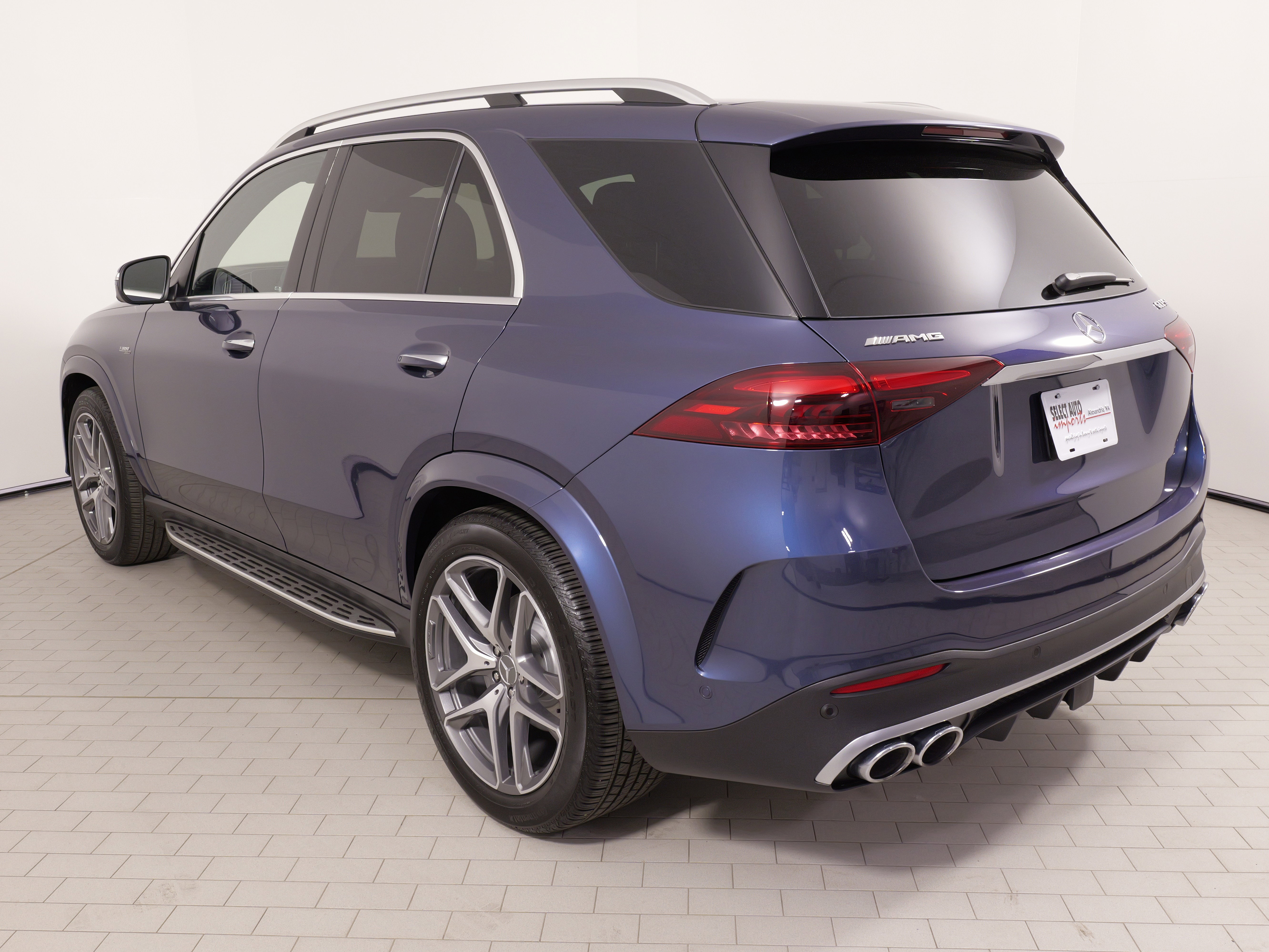 Used 2025 Mercedes-Benz GLE 53 AMG 4MATIC w/ Acoustic Comfort Package image 15