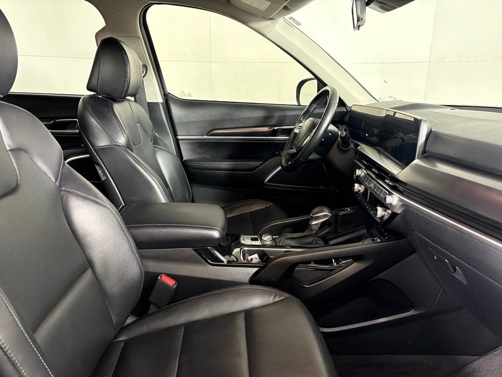 Used 2023 Kia Telluride S AWD/4WD image 14