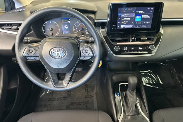 Used 2025 Toyota Corolla LE FWD image 16