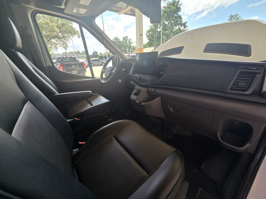 Used 2022 Ford E-Transit Medium Roof RWD image 37