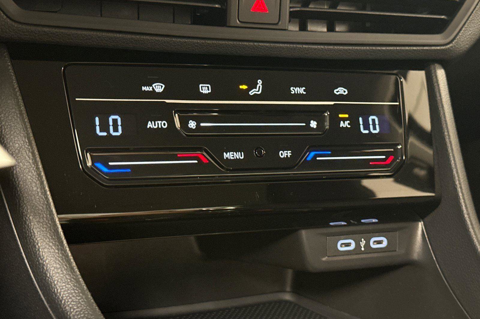 New 2025 Volkswagen Jetta SE image 18