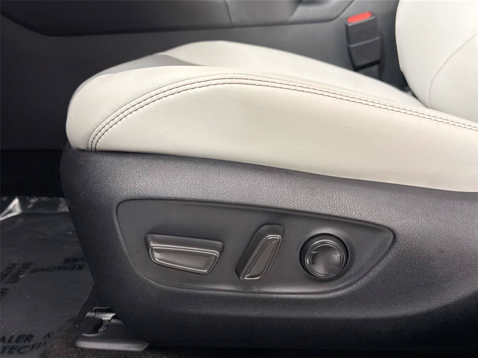 Certified 2025 Toyota RAV4 XLE Premium FWD image 28