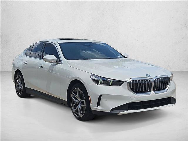 Used 2024 BMW i5 eDrive40i RWD image 3