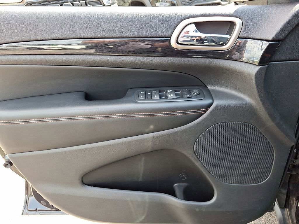 Used 2016 Jeep Grand Cherokee Laredo 75th Anniversary image 12