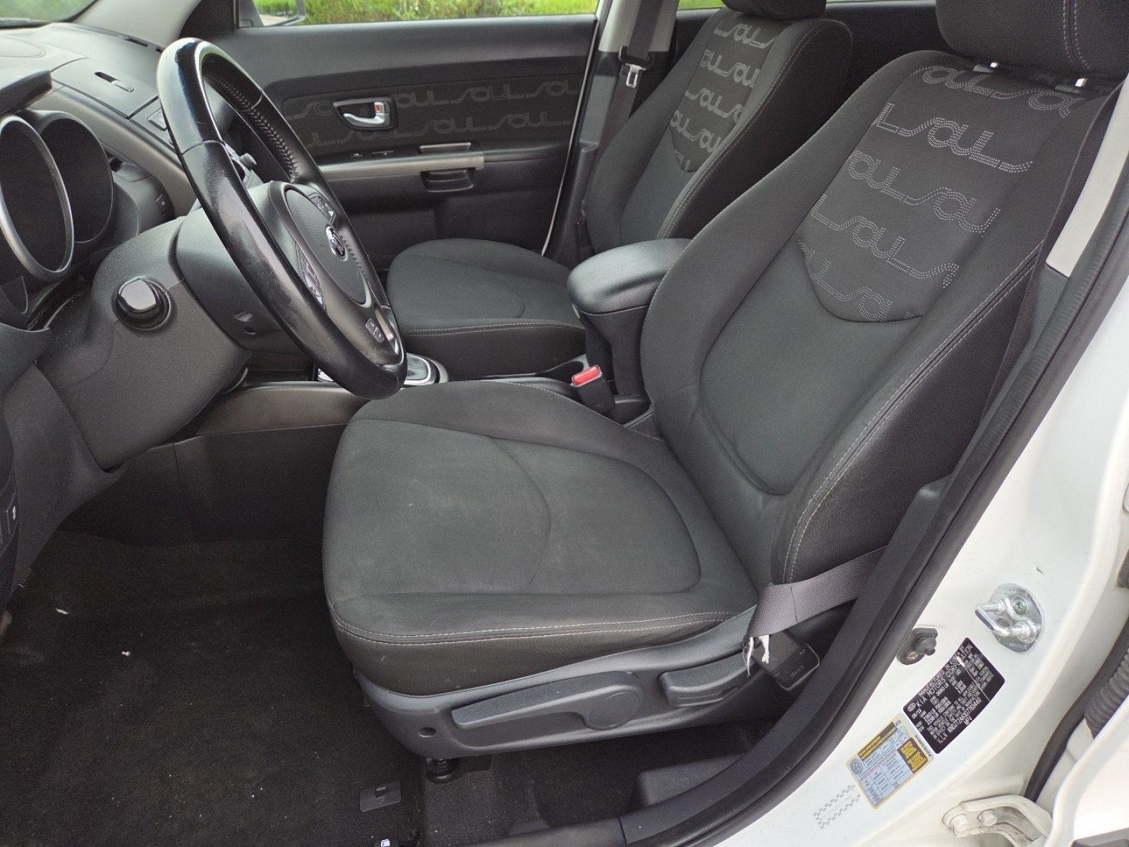 Used 2013 Kia Soul + FWD image 21
