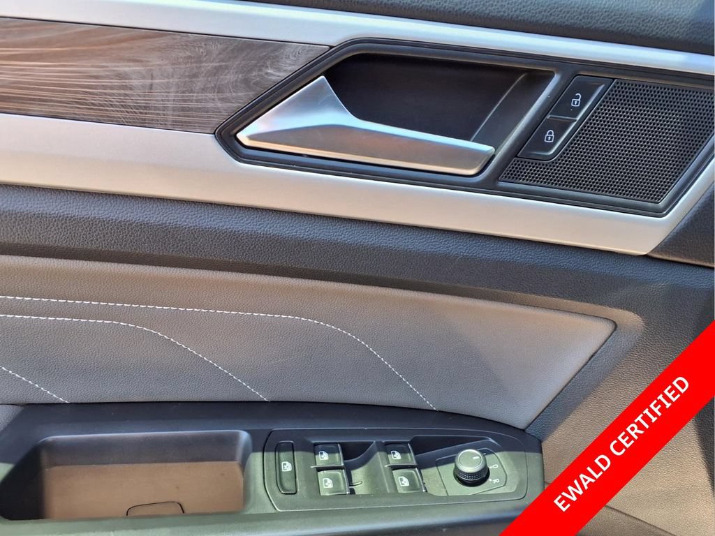 Used 2023 Volkswagen Atlas Cross Sport SE w/ Panoramic Sunroof Package AWD/4WD image 12