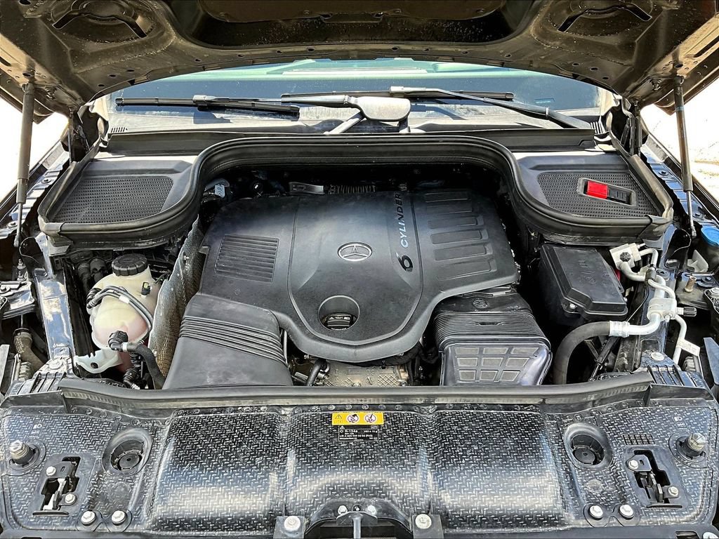 Used 2020 Mercedes-Benz GLS 450 4MATIC image 32