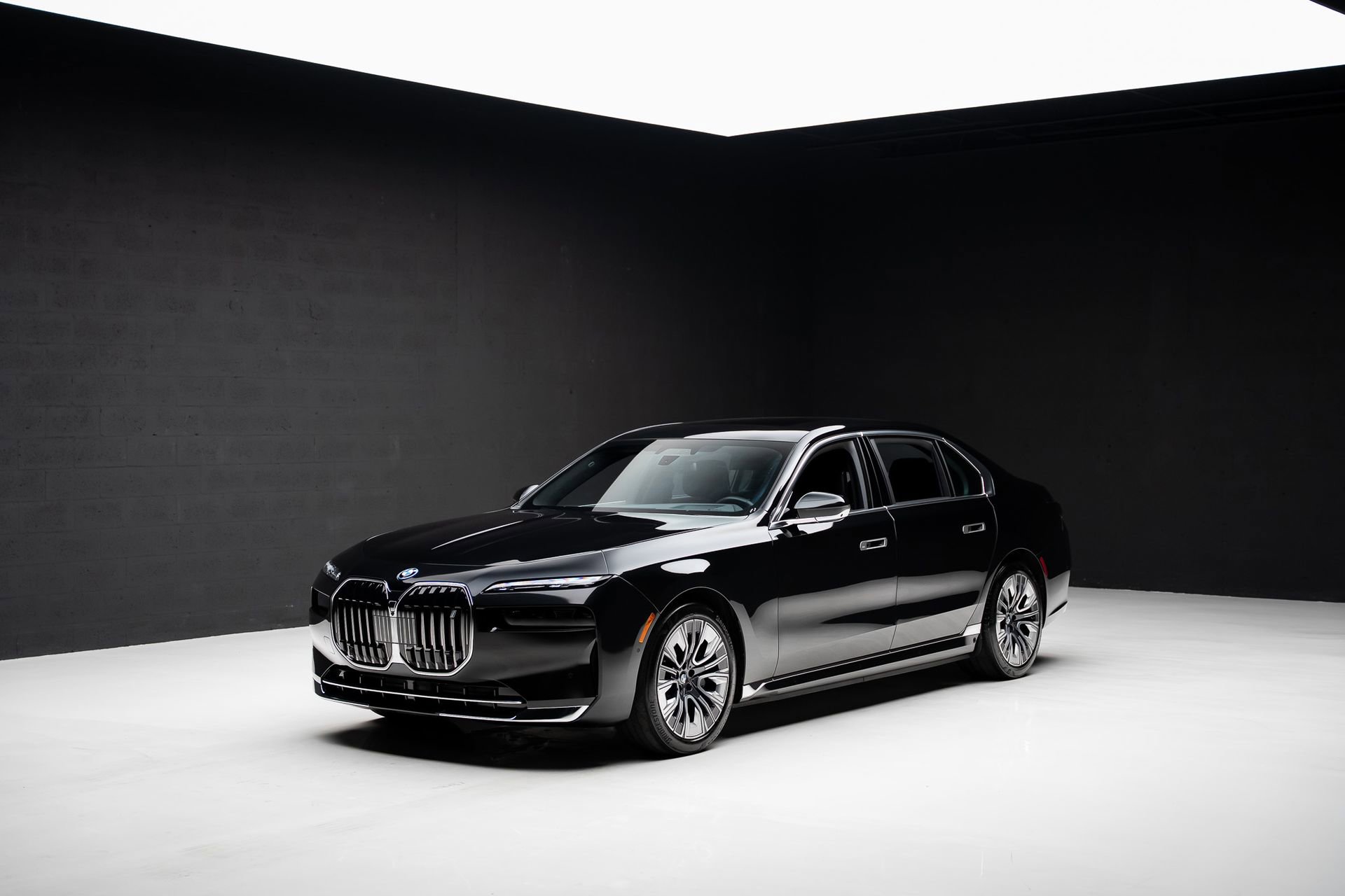 Used 2024 BMW i7 xDrive60 w/ Executive Package image 5