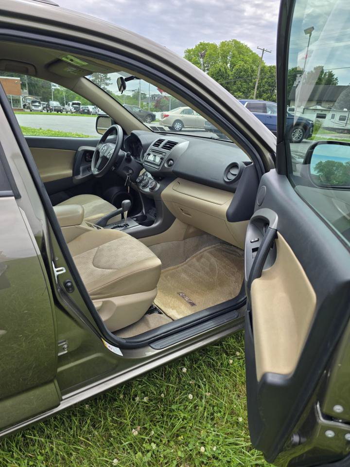 Used 2012 Toyota RAV4 4WD w/ Value Pkg image 10