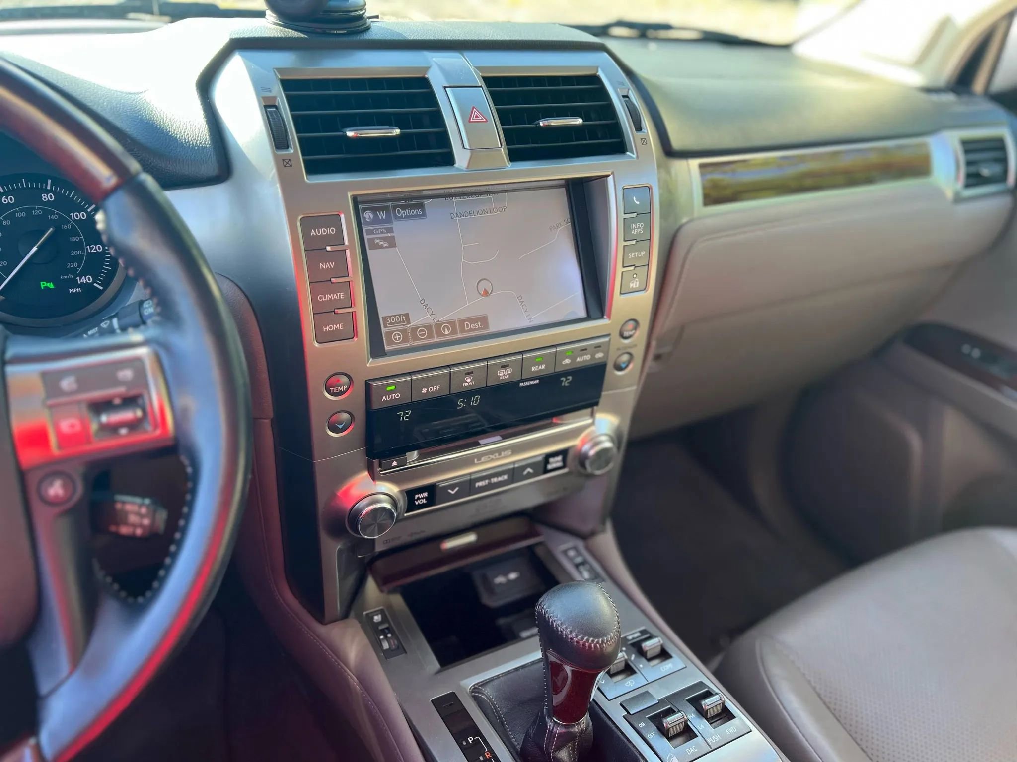 Used 2014 Lexus GX 460 Luxury image 29