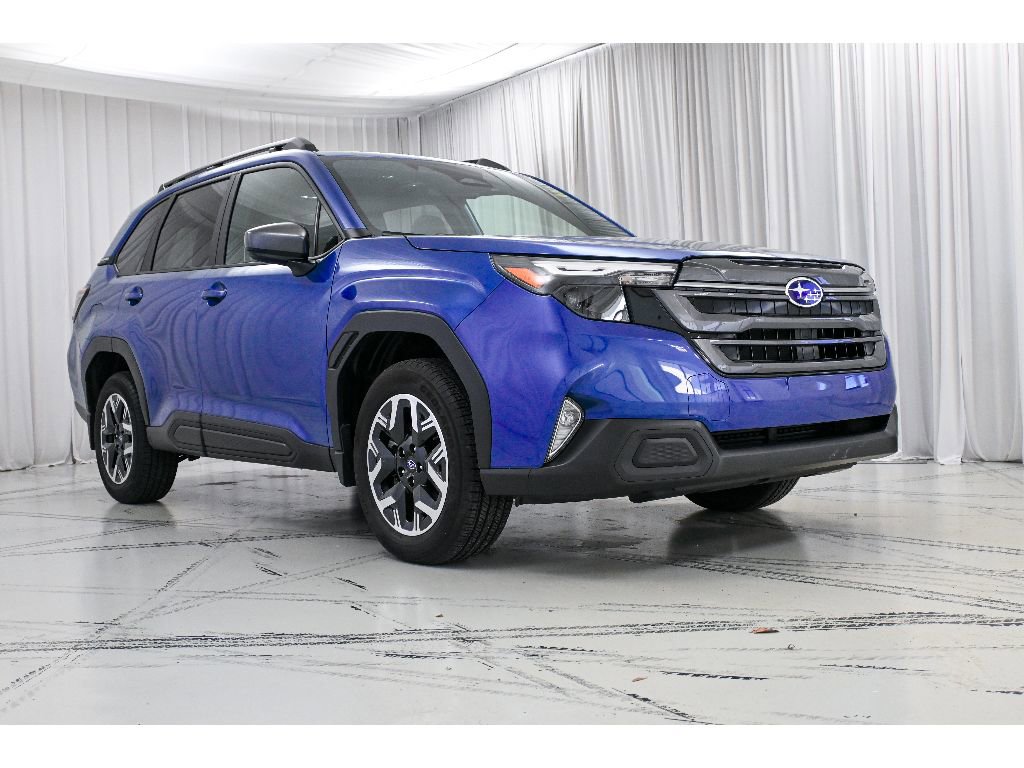 Used 2025 Subaru Forester Premium image 2