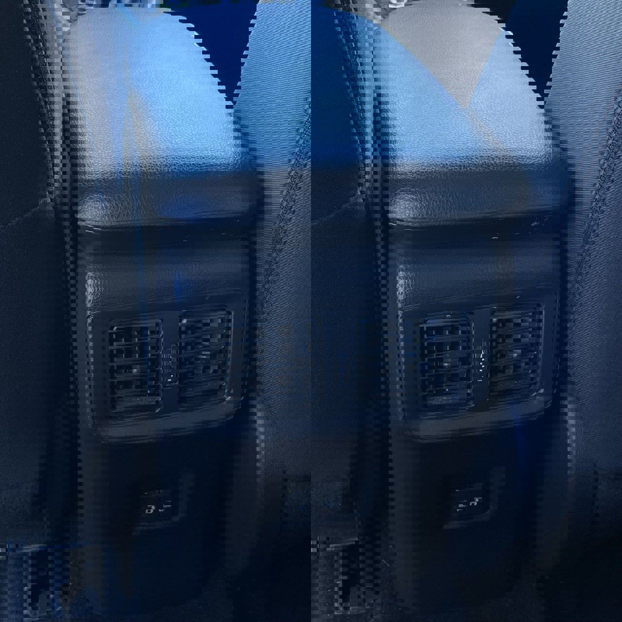 Used 2025 Toyota RAV4 XLE image 25