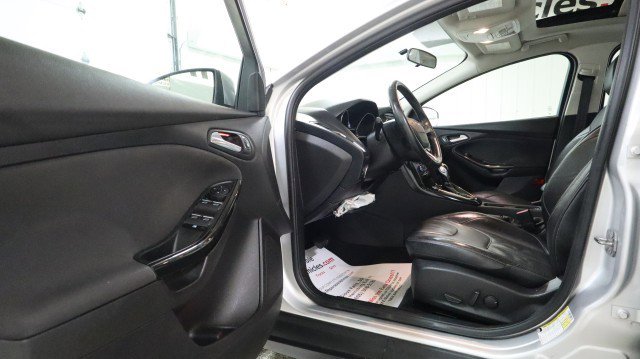 Used 2015 Ford Focus Titanium FWD image 9