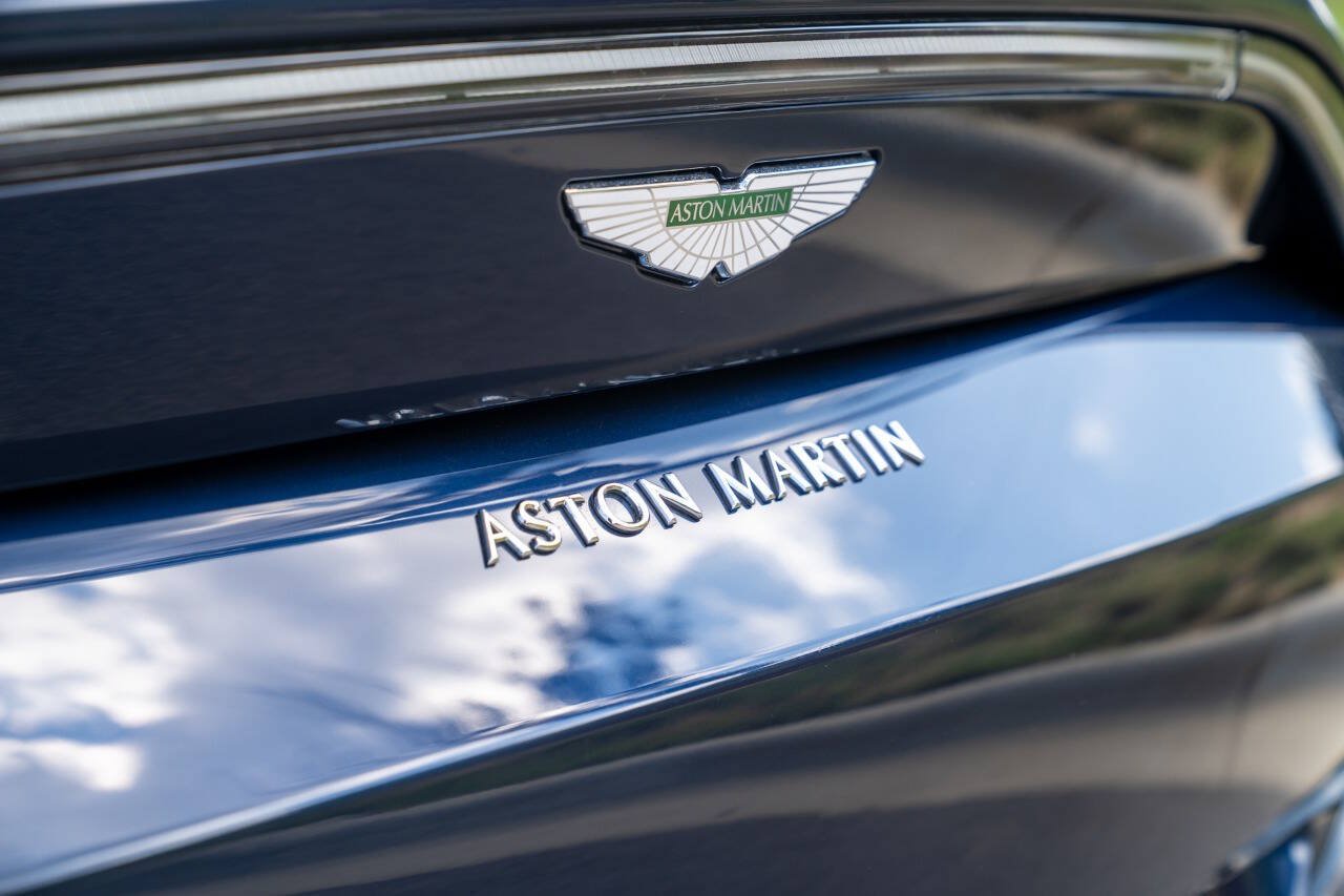 Used 2020 Aston Martin V8 Vantage Coupe RWD image 25