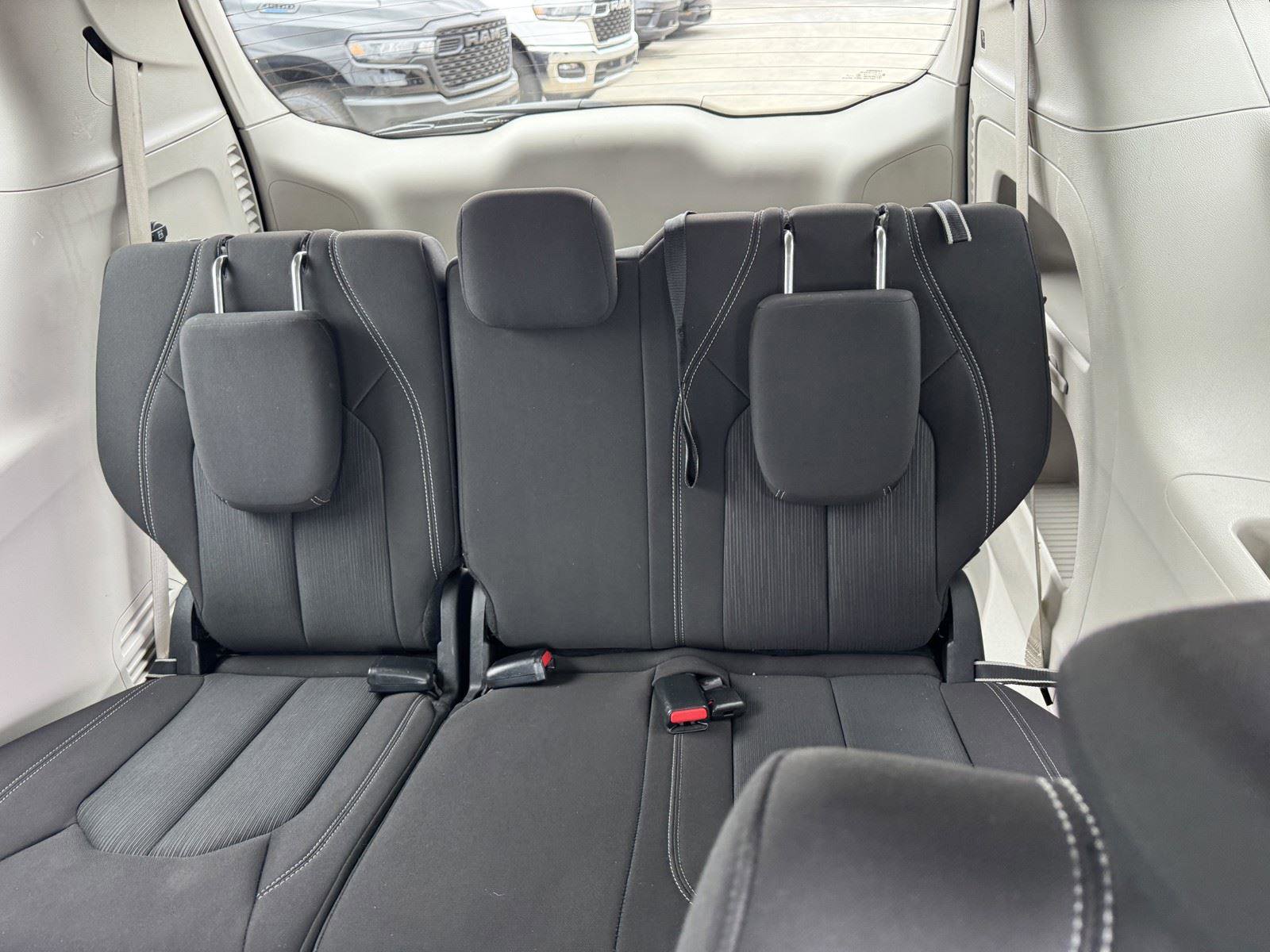 Used 2023 Chrysler Voyager LX image 11