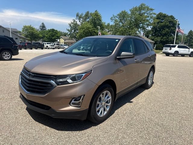 Used 2018 Chevrolet Equinox LT w/ Sun & Infotainment Package AWD/4WD image 2