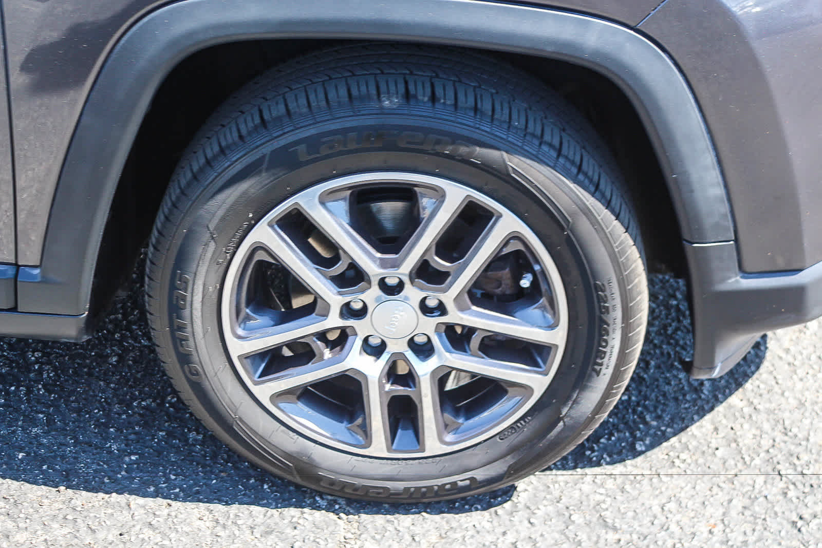 Used 2017 Jeep Compass Latitude FWD image 12