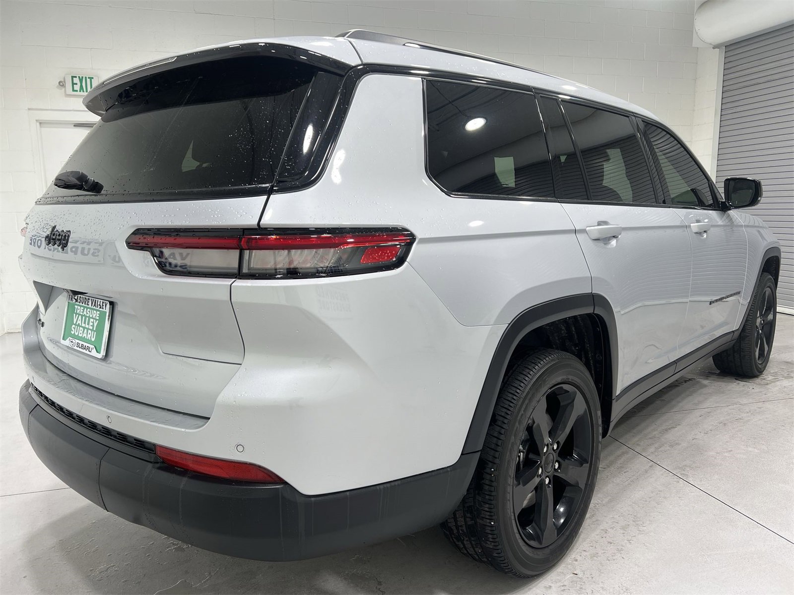 Used 2023 Jeep Grand Cherokee L Laredo image 8