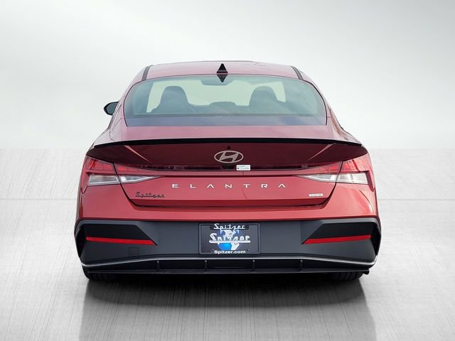 New 2025 Hyundai Elantra SEL image 7