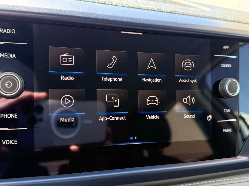 Used 2024 Volkswagen Taos SE image 21