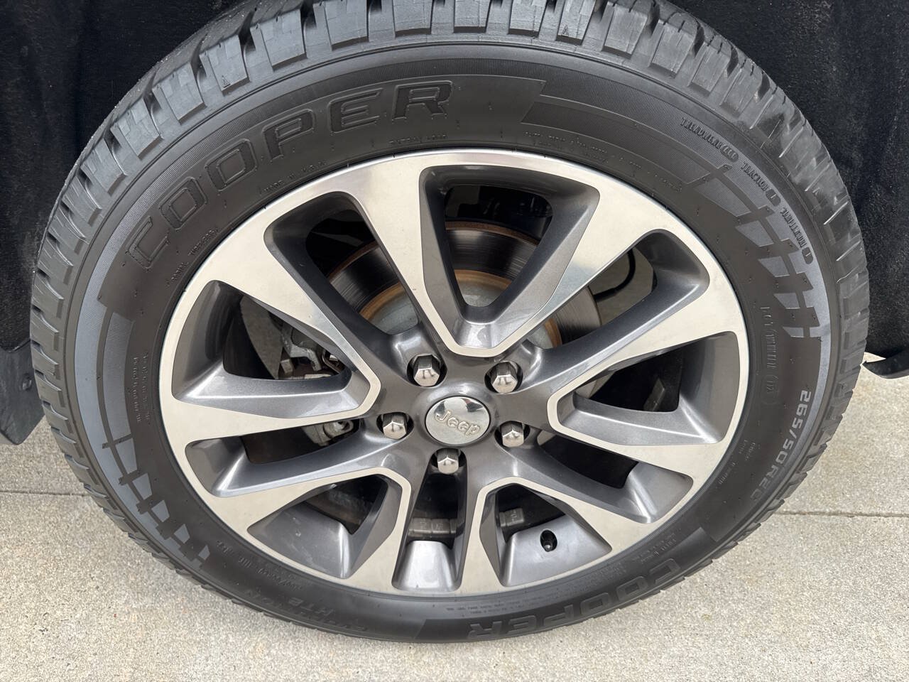 Used 2018 Jeep Grand Cherokee Limited w/ Trailer Tow Group IV AWD/4WD image 23