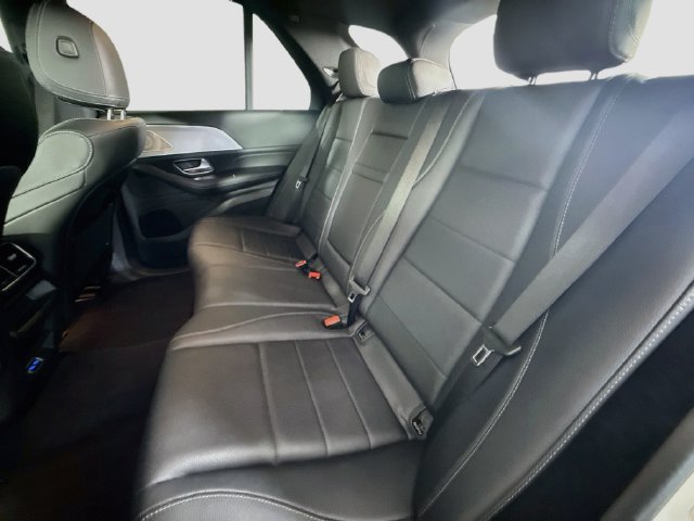 Used 2026 Mercedes-Benz GLE 350 4MATIC w/ Driver Assistance Package image 24