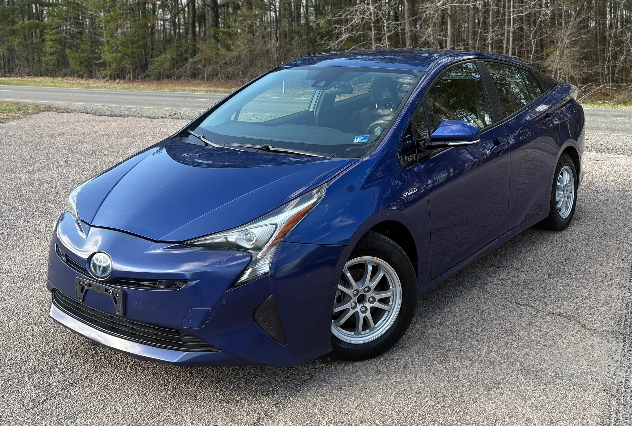 Used 2018 Toyota Prius Three FWD image 2