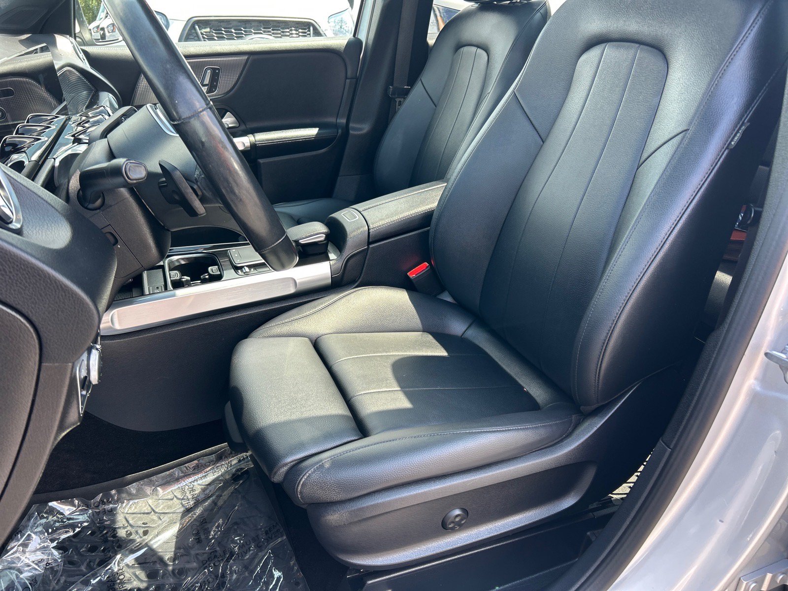 Used 2021 Mercedes-Benz GLB 250 4MATIC image 10