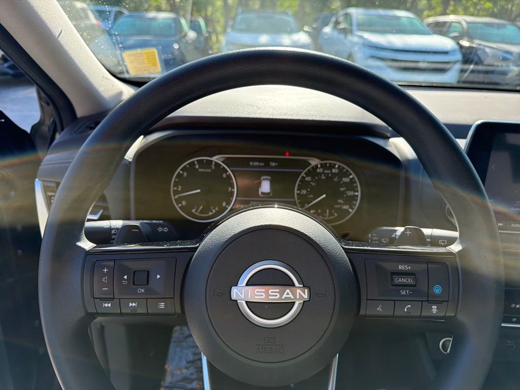Used 2022 Nissan Rogue SV FWD image 21