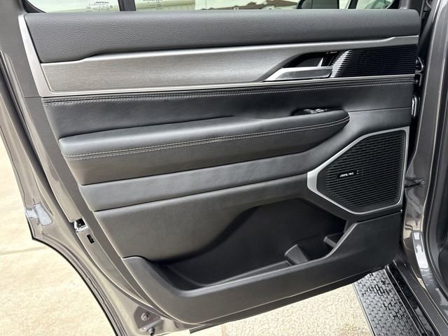 New 2025 Jeep Wagoneer Series II AWD/4WD image 16
