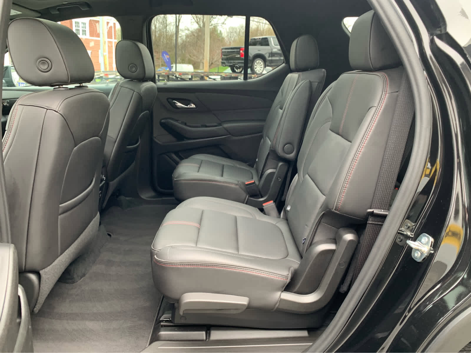 Used 2023 Chevrolet Traverse RS image 24