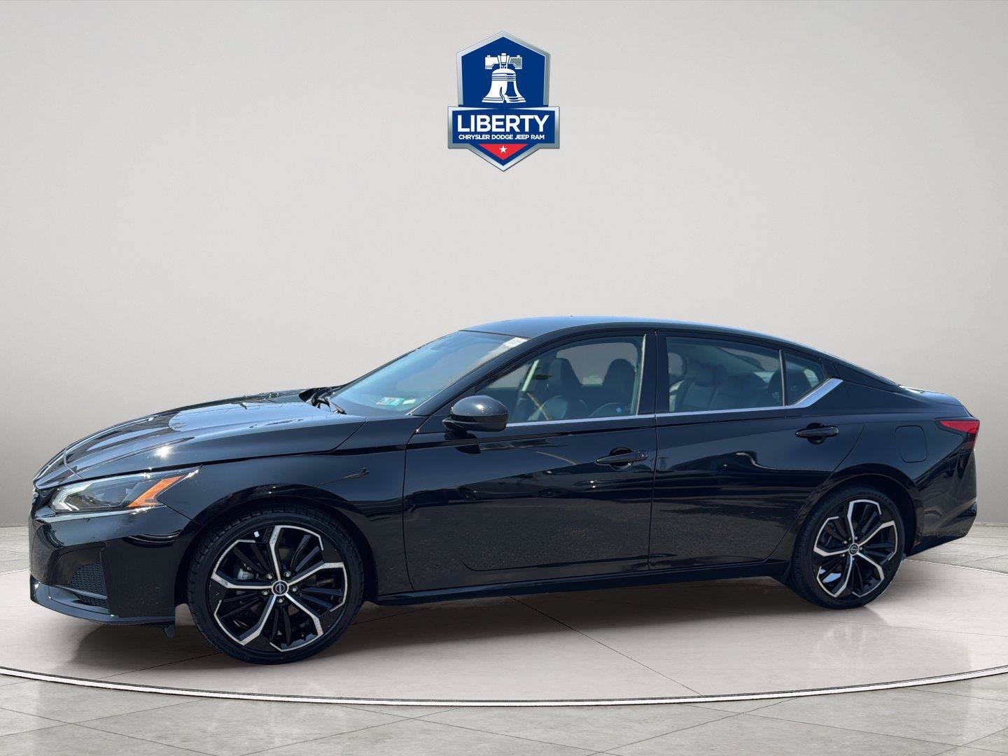Used 2024 Nissan Altima 2.5 SR FWD image 4