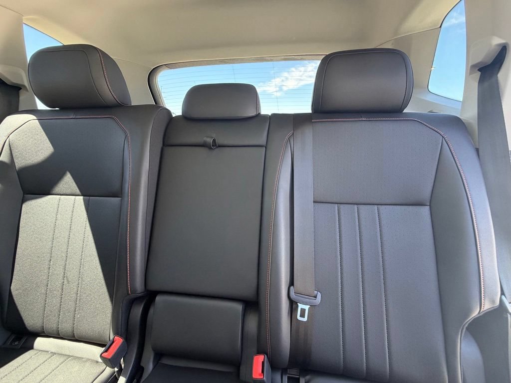 Used 2024 Volkswagen Tiguan Wolfsburg Edition w/ Panoramic Sunroof Package AWD/4WD image 9