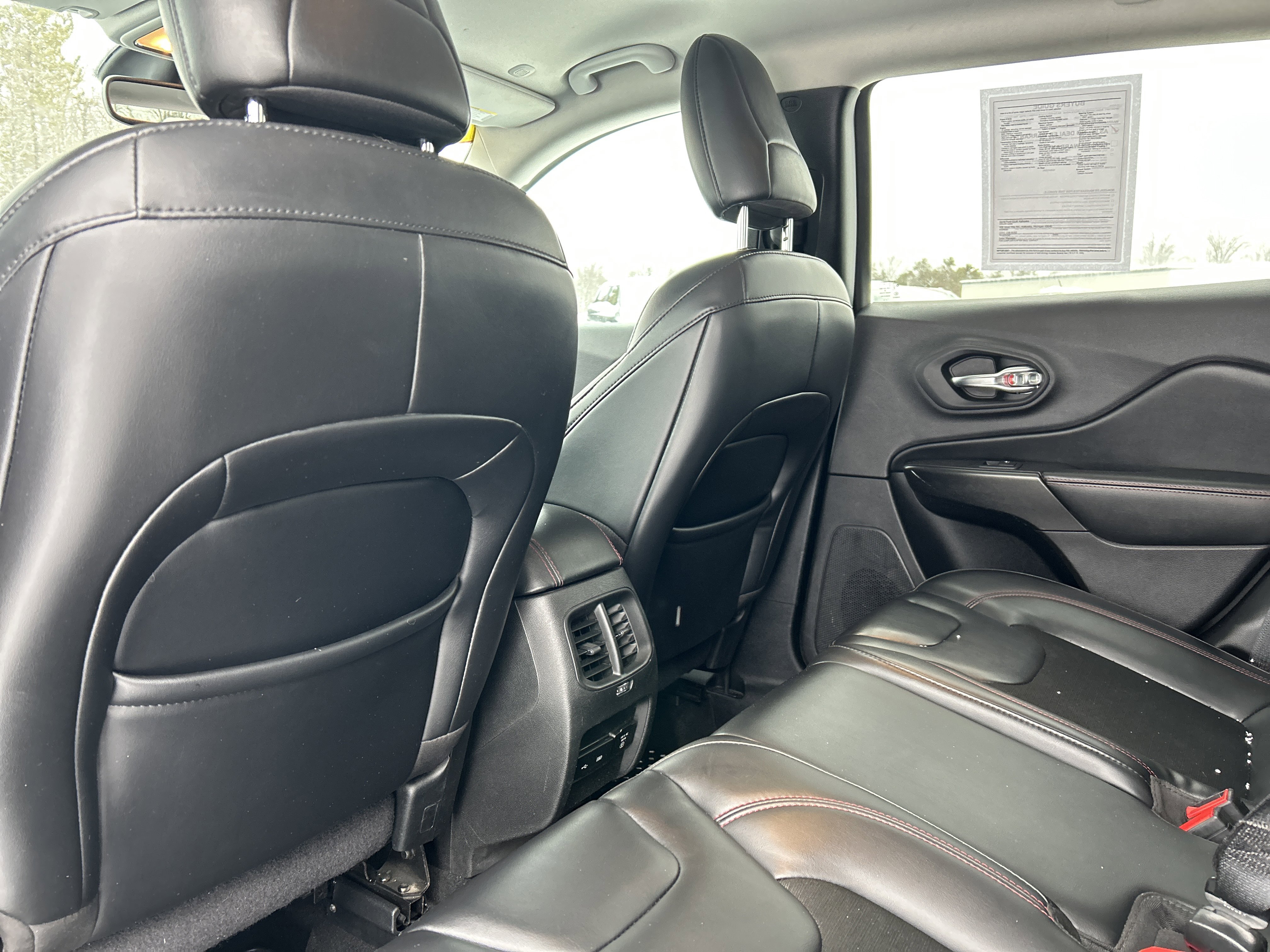 Used 2020 Jeep Cherokee Trailhawk w/ Comfort & Convenience Group image 13