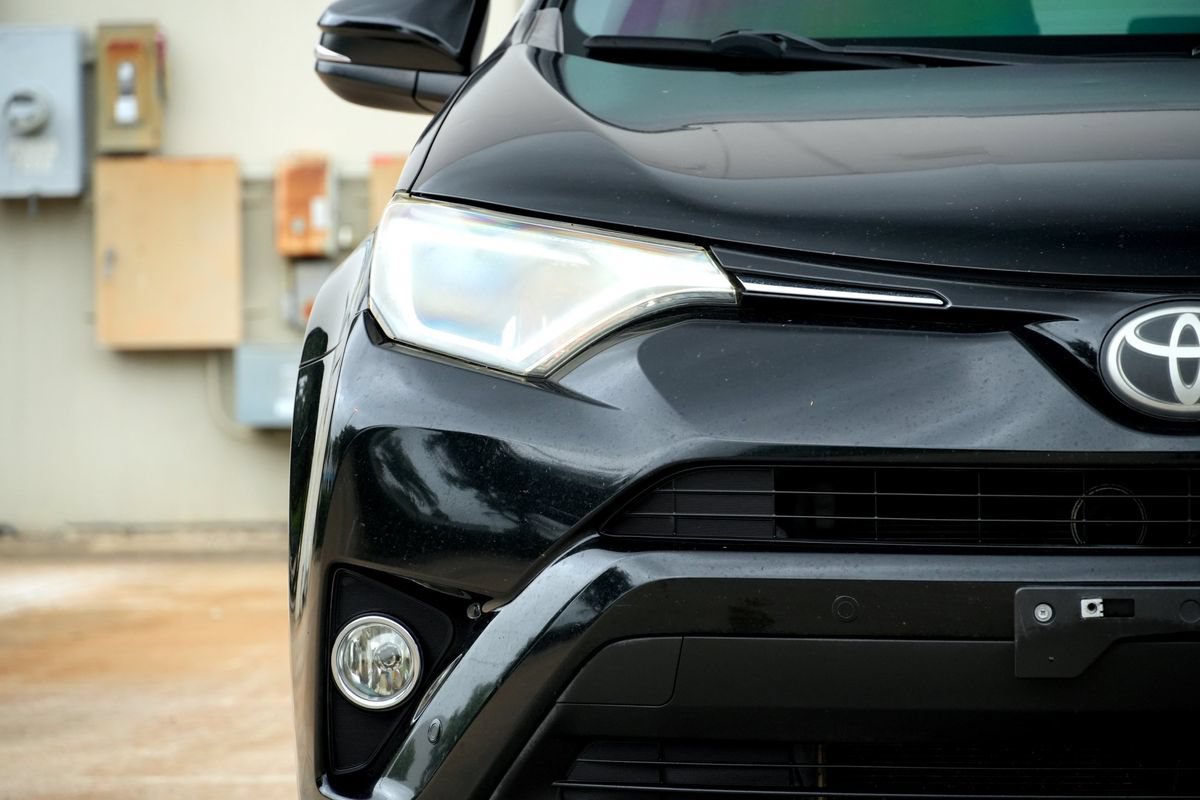 Used 2016 Toyota RAV4 XLE w/ Convenience Package FWD image 20